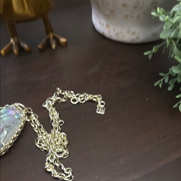 Kendra Scott Gold and White Pendant Necklace - Picture 3 of 4